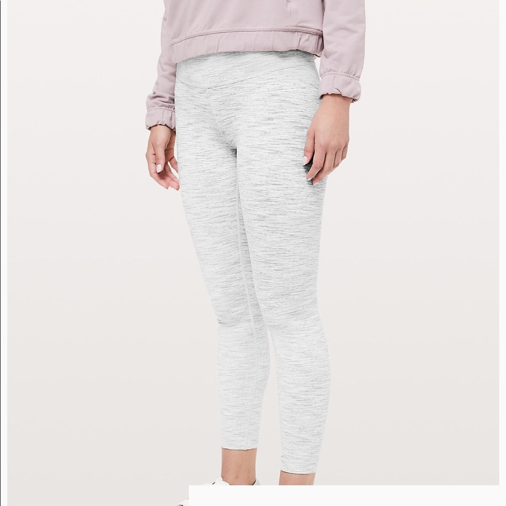 Lululemon Wunder Under size 6